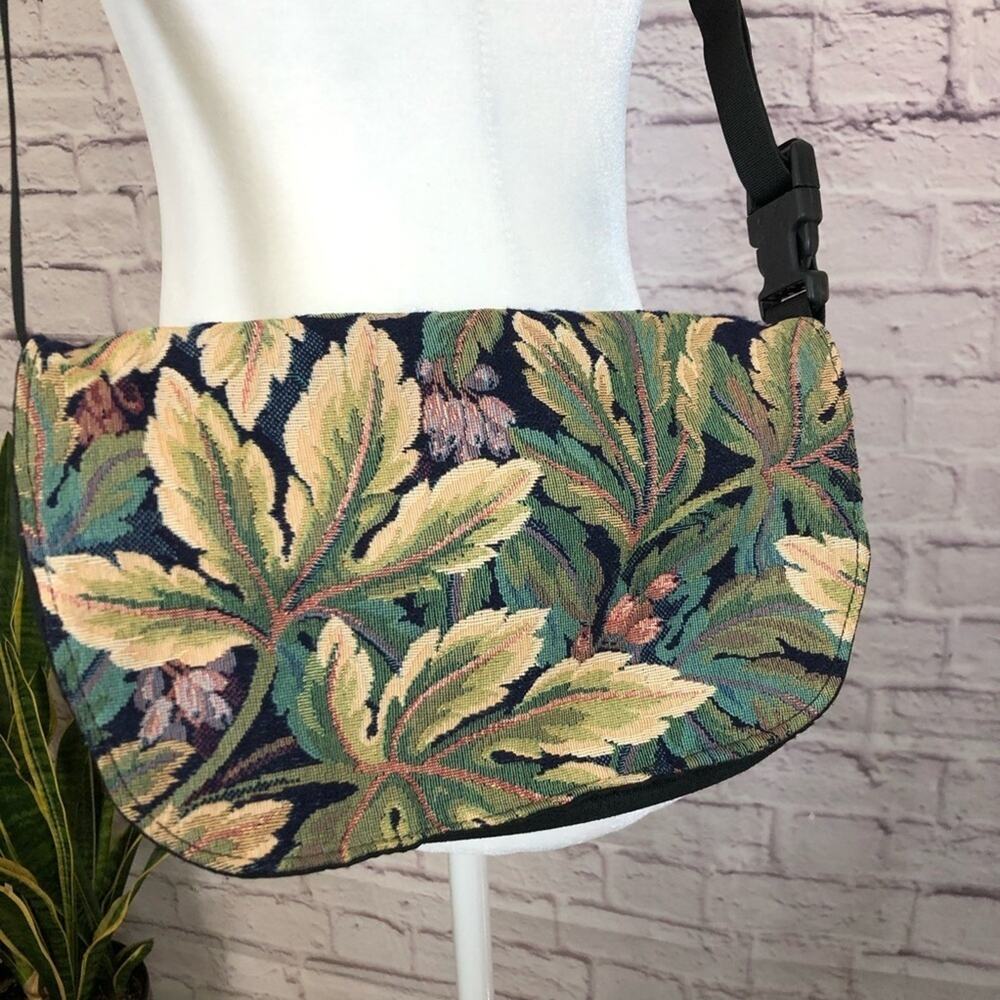 Vintage Wild West floral tapestry crossbody bag - Picture 2 of 10